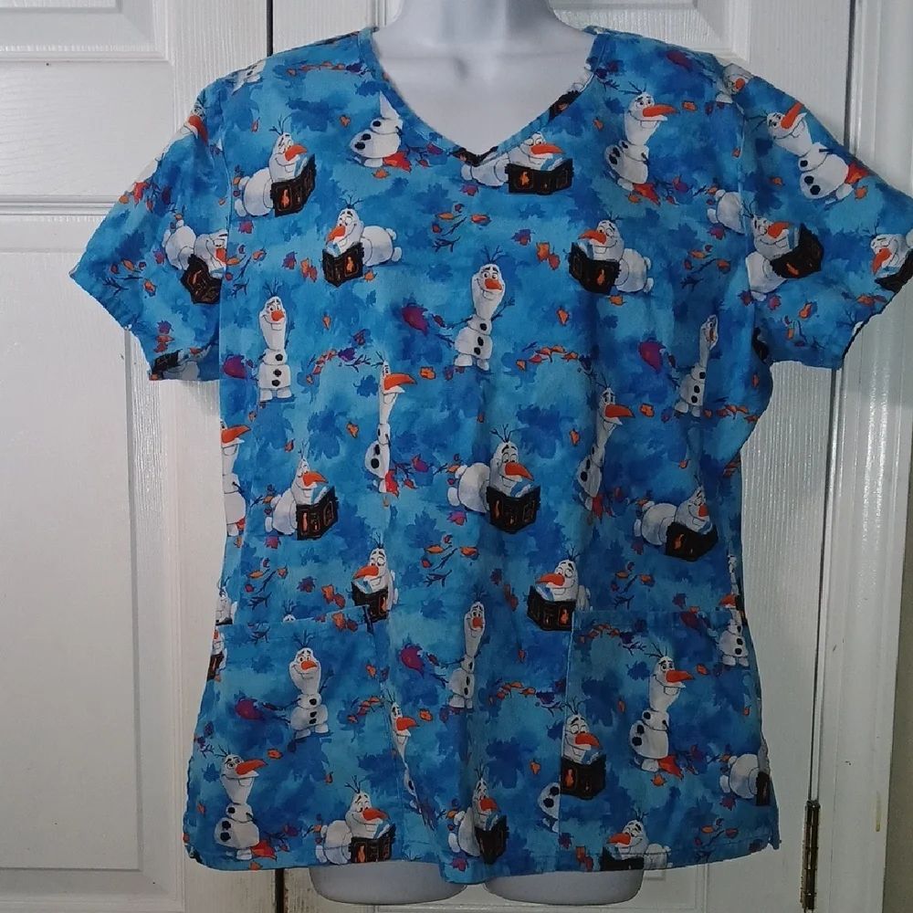 Disney Frozen Blue Olaf Print Scrub Top Sz L NWOT